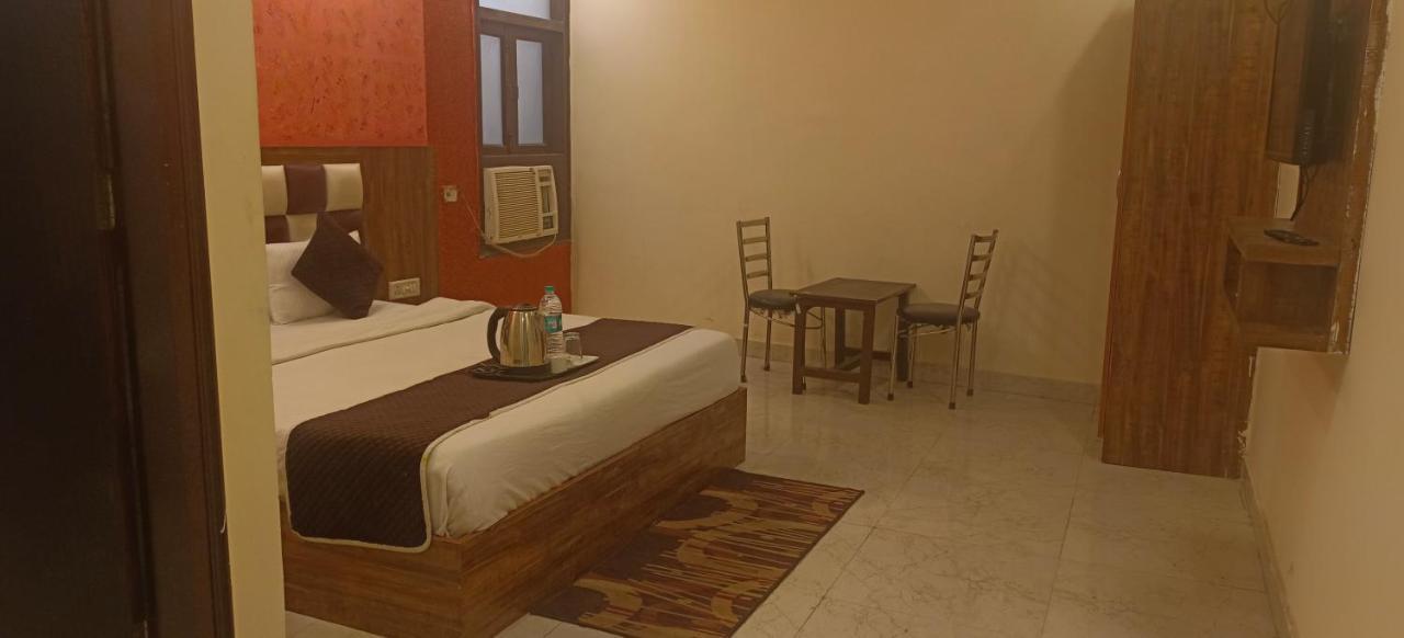 Airport Hotel Prince Palace By Byobhotels New Delhi Exterior foto