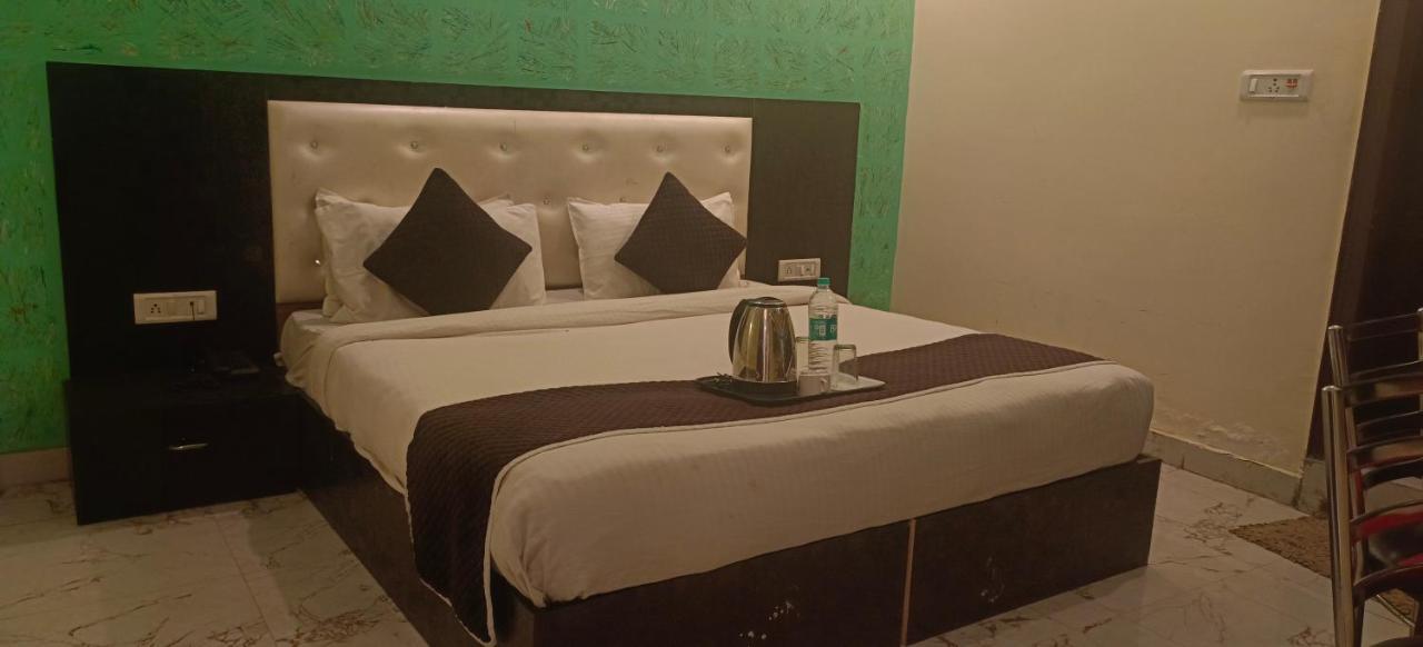 Airport Hotel Prince Palace By Byobhotels New Delhi Exterior foto