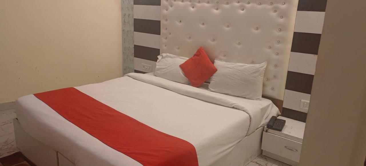 Airport Hotel Prince Palace By Byobhotels New Delhi Exterior foto