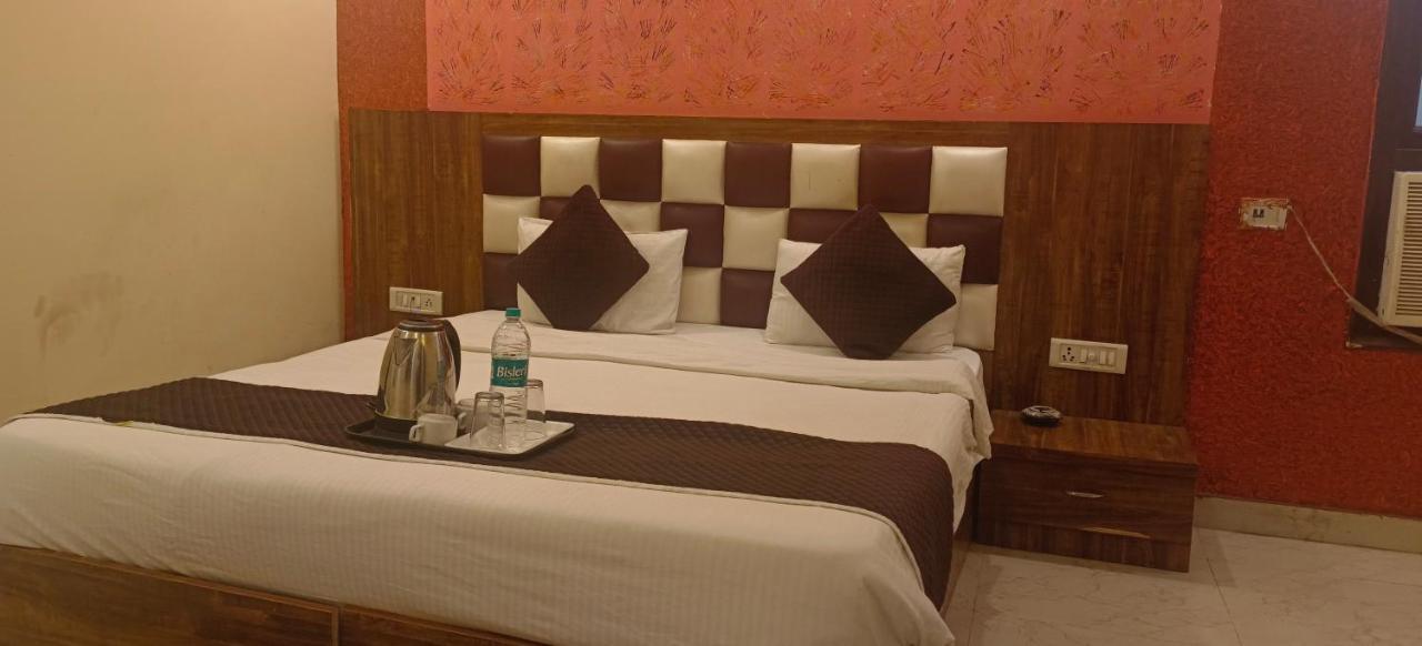 Airport Hotel Prince Palace By Byobhotels New Delhi Exterior foto