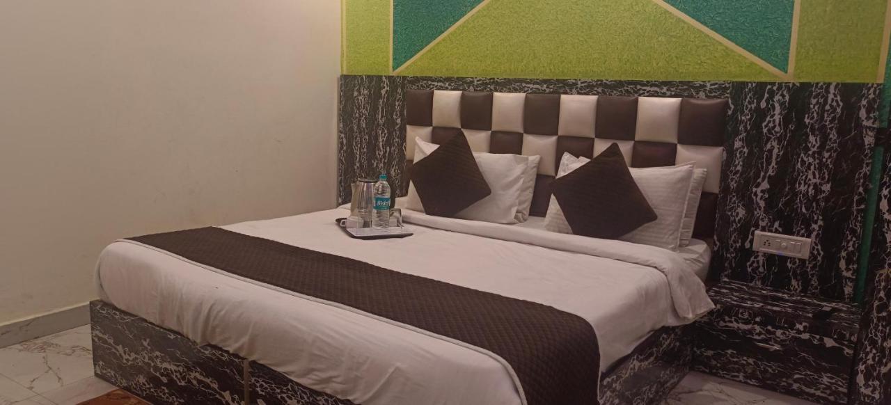 Airport Hotel Prince Palace By Byobhotels New Delhi Exterior foto