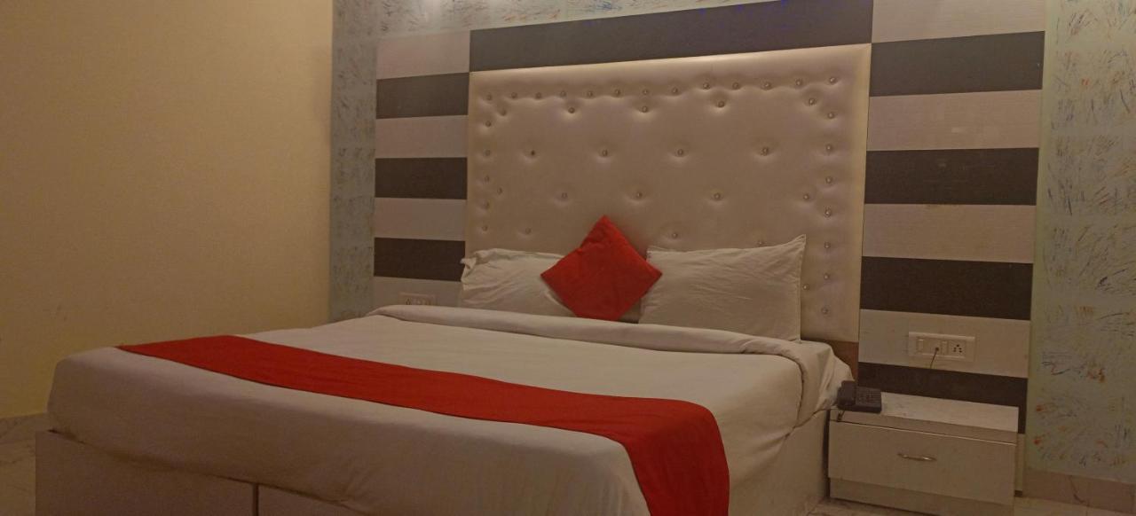 Airport Hotel Prince Palace By Byobhotels New Delhi Exterior foto